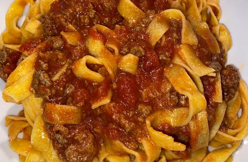 Fettuccine al ragu Da Annarella